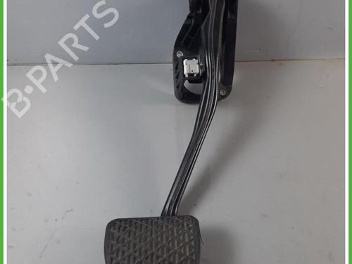 pedal-mercedes-benz-gla-class-x156-2013-2014-2015-2016-2017-2018-2019-2020-2021-2022-40132895 main image