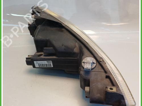 Scheinwerfer links PEUGEOT 206 Hatchback (2A/C) 1.1 i | BP28289025C28 