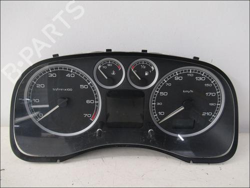Used Instrument cluster PEUGEOT 307 (3A/C) 1.6 16V (109 hp) 17134988