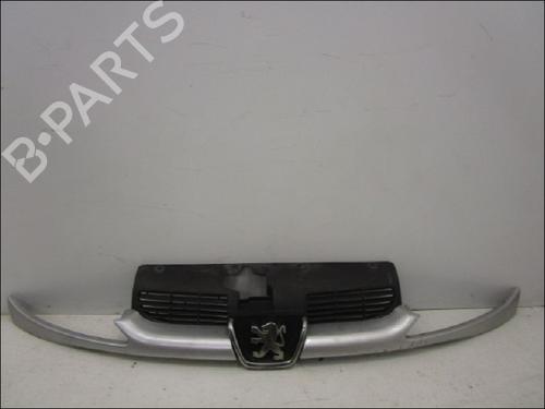 Used Grille OPEL ASTRA F Hatchback (T92) 1.7 D (F08, M08, F68, M68) (60 hp) 15418621