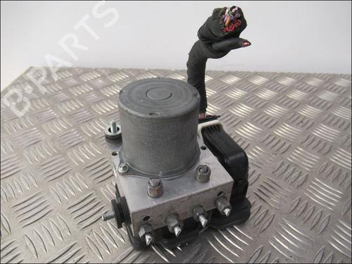 Used ABS pump RENAULT CLIO V (B7_) 1.5 Blue dCi 85 (B7AG) (86 hp) 18351776