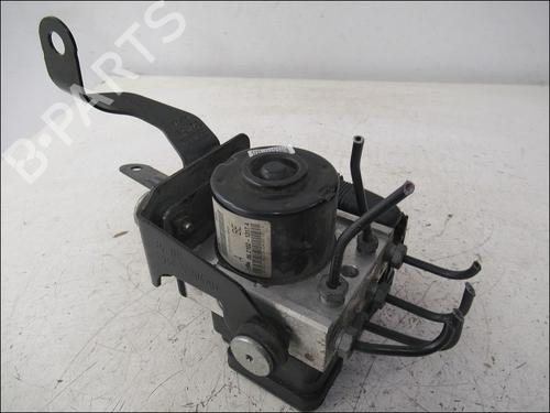 Used ABS pump FORD FIESTA VI (CB1, CCN) 1.4 TDCi (68 hp) 15577128
