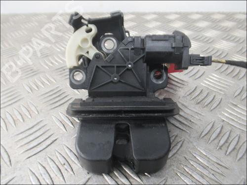 Used Tailgate lock AUDI A4 B7 Avant (8ED) 2.0 TDI 16V (140 hp) 32099708
