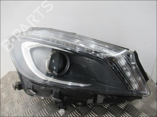 Używane Lampa przednia prawa MERCEDES-BENZ A-CLASS (W176) A 180 (176.042) (122 hp) 30949521