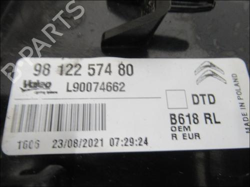 Używane Lampa tylna prawa CITROËN C3 III (SX) 1.2 THP 110 (SXHNPS, SXHNZT, SXHNZ6) (110 hp) 29929554