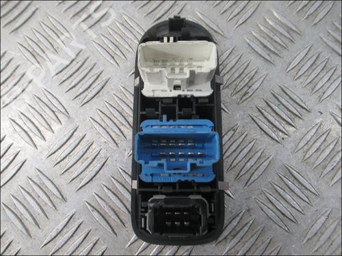 Used Left front window switch RENAULT CLIO III Grandtour (KR0/1_) 1.5 dCi (88 hp) 30332444