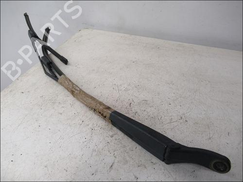 Used Front windshield wiper arm PEUGEOT 208 I (CA_, CC_) 1.6 HDi (92 hp) 15419895