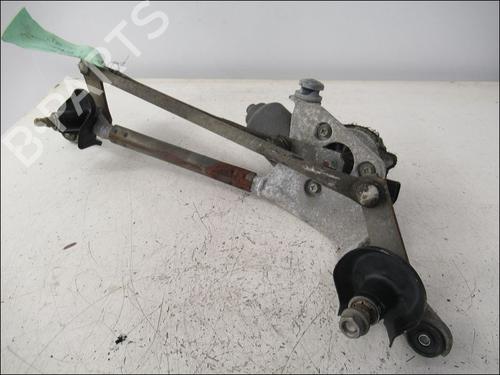 Used Front wiper motor TOYOTA YARIS (_P13_) 1.4 D (NLP130_, NLP130) (90 hp) 17135593