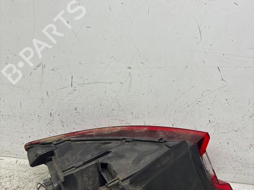 right-taillight-renault-megane-iv-hatchback-b9amn_-2015-39416379 main image