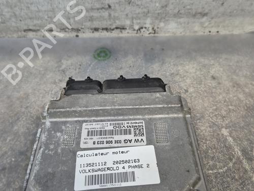 Calculateur moteur (ecu) VW POLO IV (9N_, 9A_) [2001-2014]  30163836