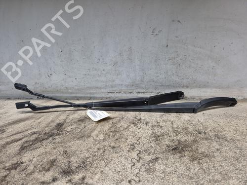 Used Front windshield wiper arm VW POLO VI (AW1, BZ1, AE1) 1.0 TSI (95 hp) 27811770