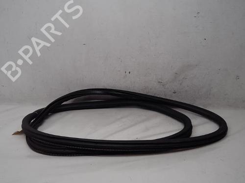 Used Rubber door seal PEUGEOT 208 II (UB_, UP_, UW_, UJ_) 1.2 PureTech 75 (75 hp) 16567515