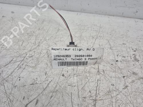 Right front indicator RENAULT TWINGO III (BCM_, BCA_) 1.0 SCe 70 | BP37453585C33 - Image 3