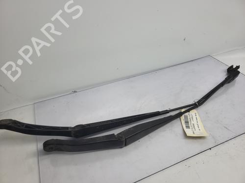 Used Front windshield wiper arm ALFA ROMEO GIULIETTA (940_) 1.6 JTDM (940FXD1A) (105 hp) 31347482