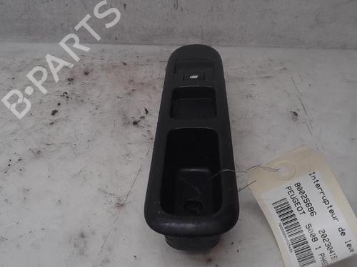 Used Right front window switch PEUGEOT 5008 (0U_, 0E_) 1.6 HDi (112 hp) 16567604