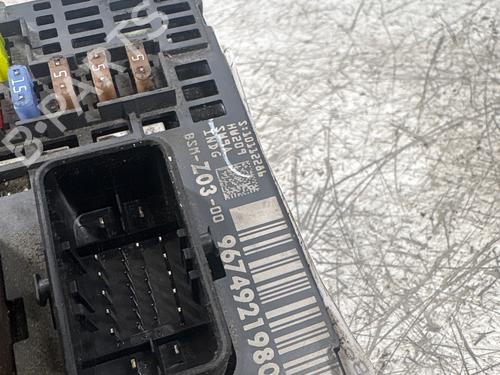 Used Fuse box Fuse box 38915460 38915460