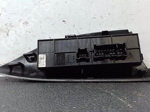Left front window switch NISSAN JUKE (F15) 1.5 dCi | BP23412384I27 