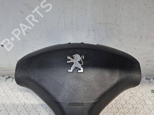 Used Driver airbag PEUGEOT 5008 (0U_, 0E_) 1.6 16V (120 hp) 26096817