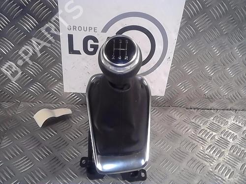 Used Gear lever RENAULT CAPTUR II (HF_) TCe 100 (HFMT) (101 hp) 13857919