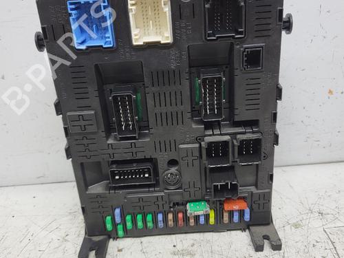 Used Fuse box Fuse box 37500721 37500721