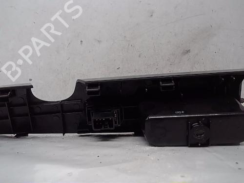 Used Right front window switch KIA SORENTO I (JC) 2.5 CRDi (170 hp) 13835446