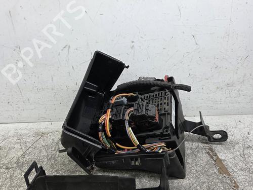 fuse-box-peugeot-607-9d-9u-2000-39453886 main image