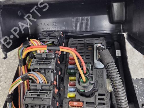 Fuse box PEUGEOT 607 (9D, 9U) 2.2 HDi | BP39453886E1 - Image 3