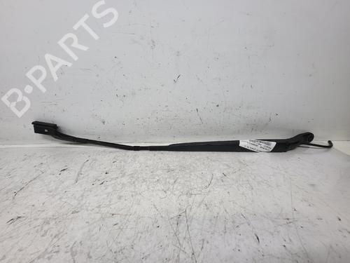 Used Front windshield wiper arm Front windshield wiper arm 36834664 36834664