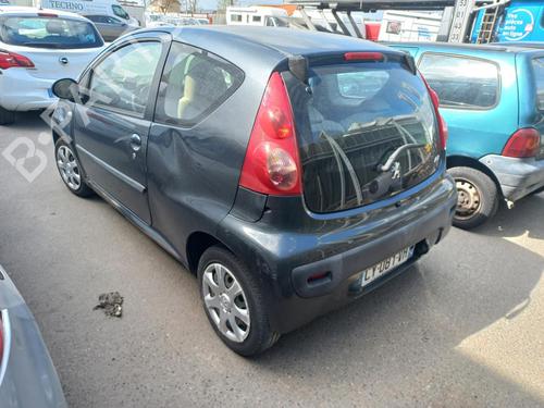 Right taillight PEUGEOT 107 (PM_, PN_) 1.0 | BP13827307C35 