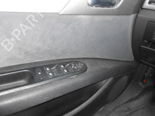 Interior roof light PEUGEOT 407 (6D_) 2.0 HDi 135 (6DRHRH, 6DRHRE, 6DRHRG, 6DRHRJ) | BP13869040I8 