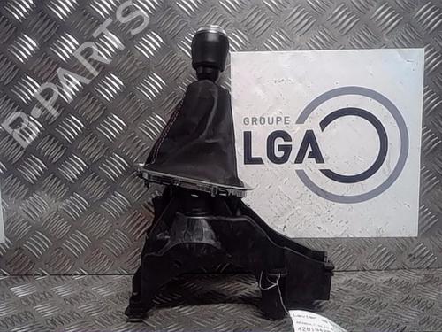 Used Gear lever RENAULT CLIO V (B7_) 1.0 TCe 100 (B7MT) (101 hp) 13857989
