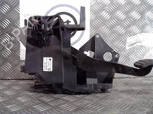 Used Break pedal RENAULT TWINGO III (BCM_, BCA_) [2014-2025]  14559985
