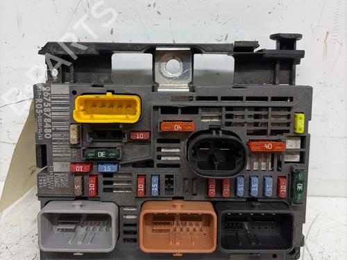 Used Fuse box Fuse box 38714332 38714332