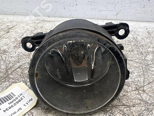 Used Left front fog light Left front fog light 38226215 38226215