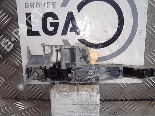 Used Front left exterior door handle PEUGEOT 208 I (CA_, CC_) 1.6 HDi (92 hp) 13858139