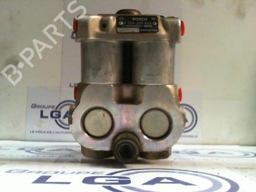 Used ABS pump MERCEDES-BENZ C-CLASS (W202) C 250 D (202.125) (113 hp) 13871824