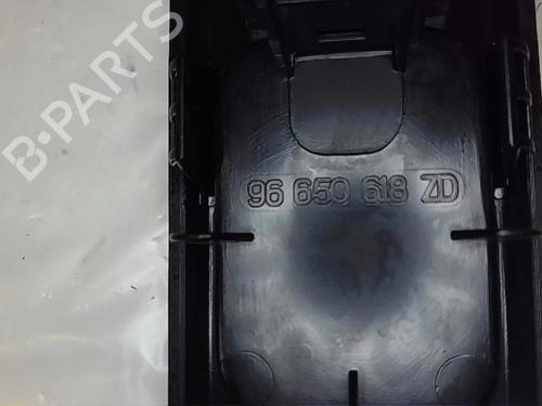 Left rear window switch PEUGEOT 5008 (0U_, 0E_) 2.0 HDi 150 / BlueHDi 150 | BP19281463I29 