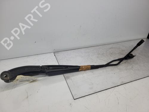 Used Front windshield wiper arm RENAULT CAPTUR I (J5_, H5_) 0.9 TCe 90 (90 hp) 32291277