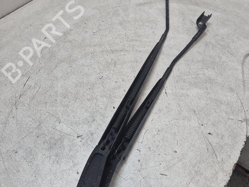Used Front windshield wiper arm Front windshield wiper arm 38428253 38428253