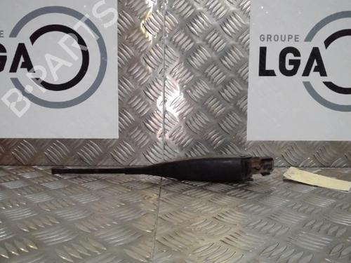 Used Front windshield wiper arm MERCEDES-BENZ E-CLASS (W210) E 290 Turbo-D (210.017) (129 hp) 14548963