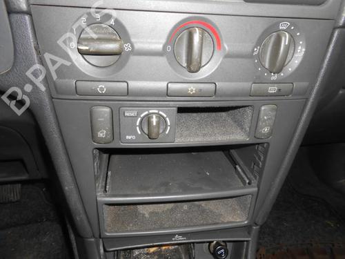 Left front steering knuckle VOLVO V40 Estate (645) 1.8 | BP14547932M25 
