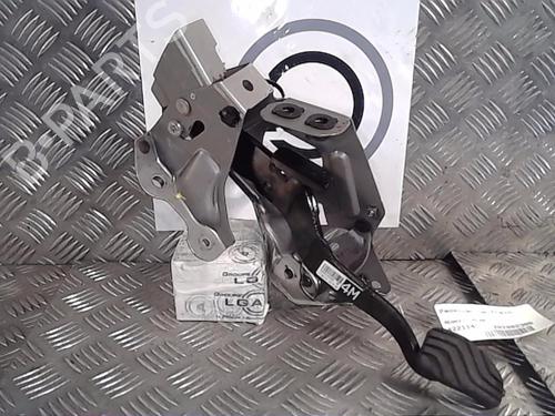 Used Break pedal RENAULT KADJAR (HA_, HL_) 1.2 TCe 130 (HLMR) (130 hp) 14554526
