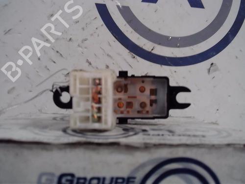 Right rear window switch RENAULT KADJAR (HA_, HL_) 1.5 dCi 110 (HLA3) | BP13862535I28 
