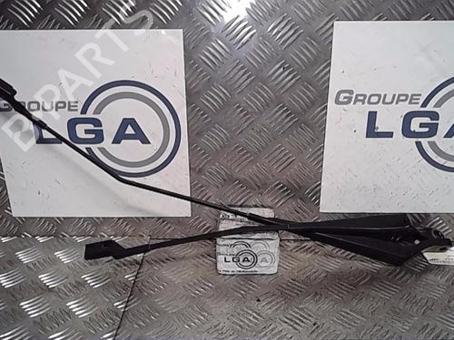 Used Front windshield wiper arm PEUGEOT 208 I (CA_, CC_) 1.0 VTi (68 hp) 14552267