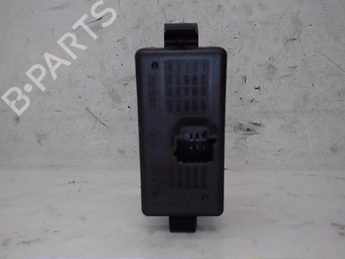Used Warning switch RENAULT MEGANE III Hatchback (BZ0/1_, B3_) [2008-2025]  13841637