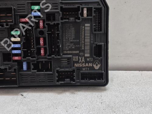 Used Fuse box Fuse box 36913328 36913328