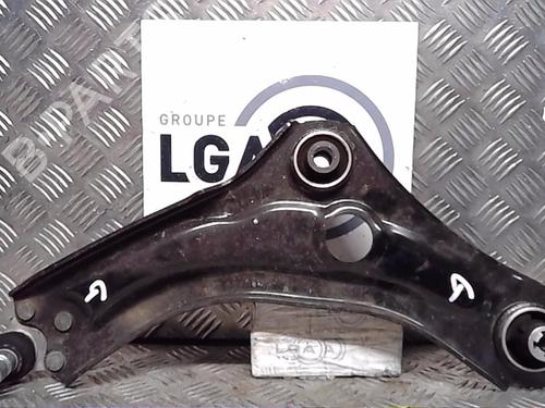 Used Left front suspension arm RENAULT MEGANE IV Hatchback (B9A/M/N_) [2015-2025]  14555886