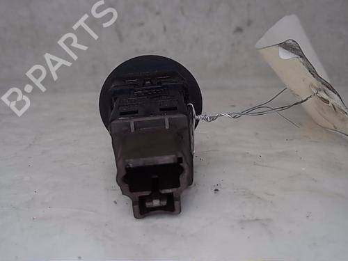 Used Switch RENAULT CAPTUR I (J5_, H5_) 1.2 TCe 120 (120 hp) 14523944