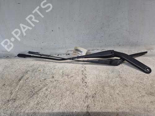 Used Front windshield wiper arm BMW X1 (E84) sDrive 16 d (116 hp) 24600494