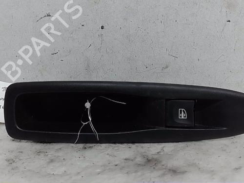 Used Right rear window switch RENAULT CLIO IV (BH_) 0.9 TCe 90 (BHNF, BHMA, BHMH, BHJK, BHJR) (90 hp) 13829142